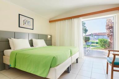 Comer Kinetta Beach****
